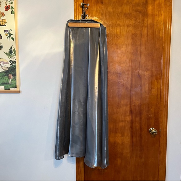Ann Taylor Silver Metallic Maxi skirt size 4 - Picture 5 of 10